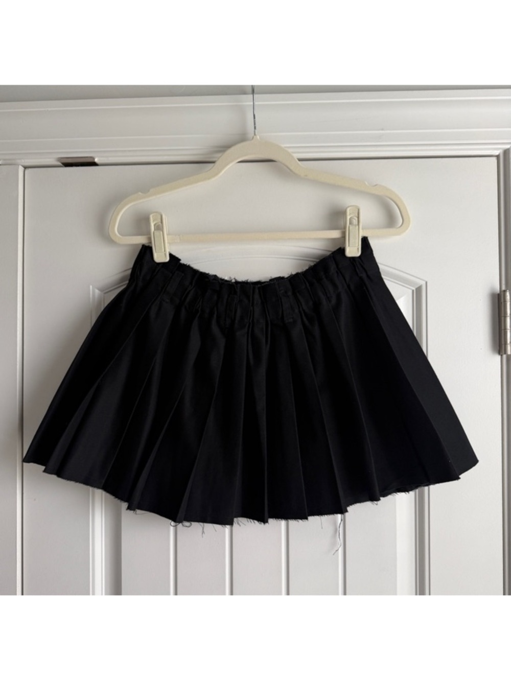 H&M Black Pleated Mini Skirt size M NWT